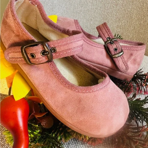 Pink Suede Shoes - Picture 2 of 4